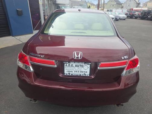 Burgundy 2011 Honda Accord SE