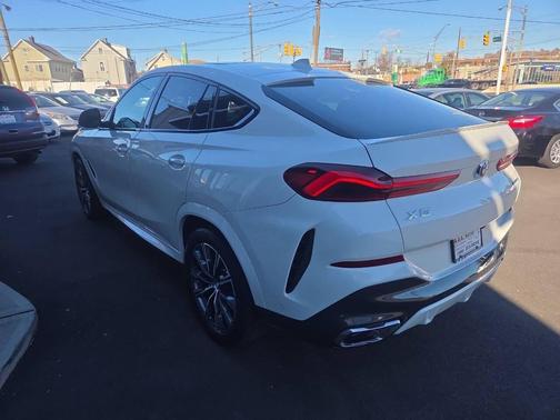 2022 BMW X6 xDrive40i