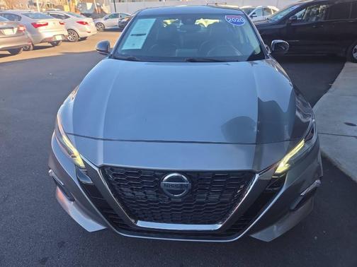 2020 Nissan Altima SR FWD