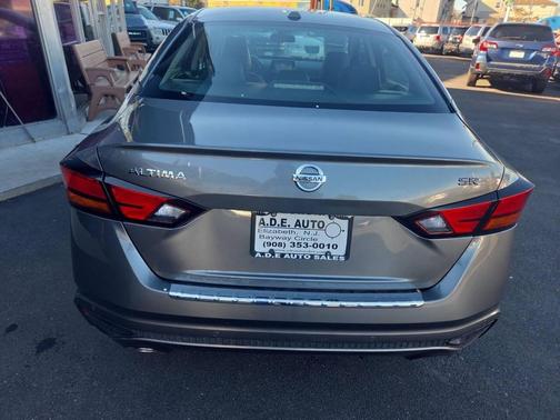 2020 Nissan Altima SR FWD