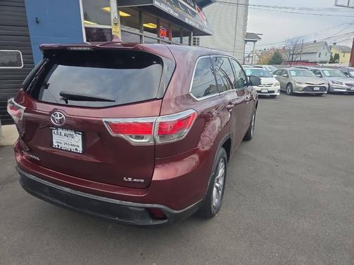 2015 Toyota Highlander LE
