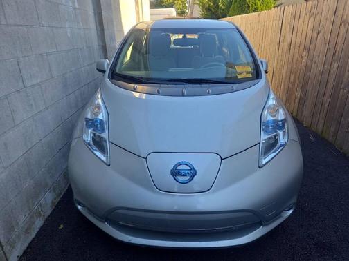 2012 Nissan Leaf SL