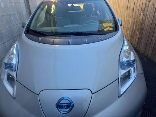 2012 Nissan Leaf SL