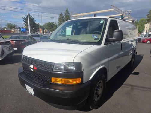 Summit White 2019 Chevrolet Express 2500 Work Van