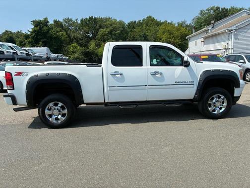 White 2014 GMC Sierra 2500 Denali