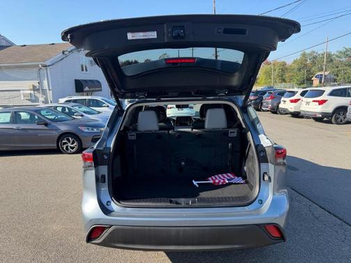 Blue 2021 Toyota Highlander XLE