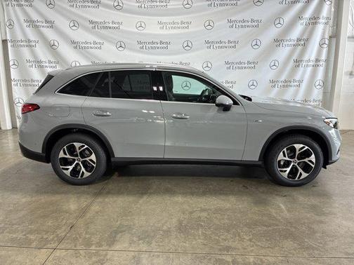 2025 Mercedes-Benz GLC 350e Base