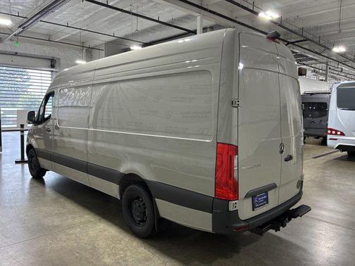 2025 Mercedes-Benz Sprinter 2500 High Roof
