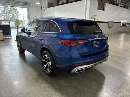 2025 Mercedes-Benz GLC 350e Base