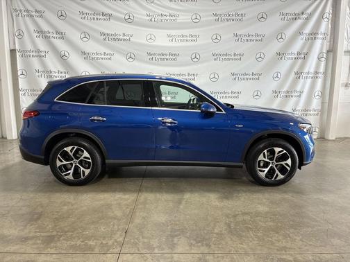 2025 Mercedes-Benz GLC 350e Base