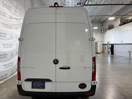 2025 Mercedes-Benz Sprinter 2500 High Roof