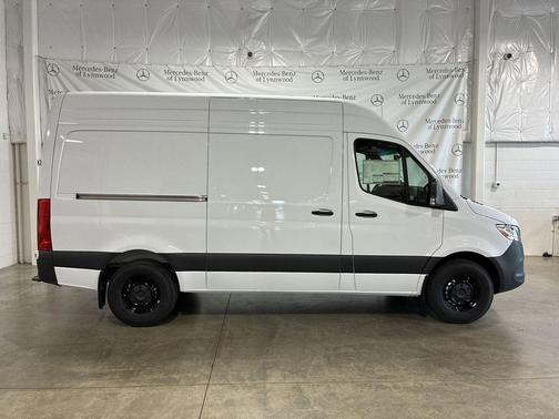 2025 Mercedes-Benz Sprinter 2500 Standard Roof