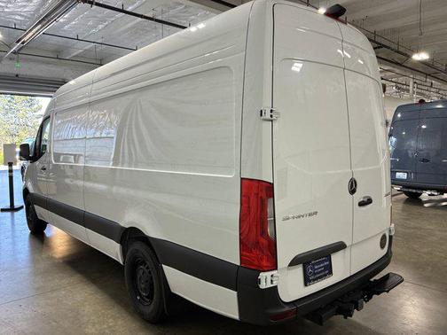 2025 Mercedes-Benz Sprinter 2500 High Roof