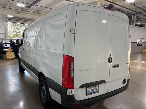 2025 Mercedes-Benz Sprinter 2500 Standard Roof