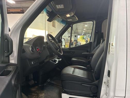 2025 Mercedes-Benz Sprinter 2500 Standard Roof