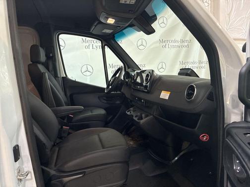 2025 Mercedes-Benz Sprinter 2500 Standard Roof