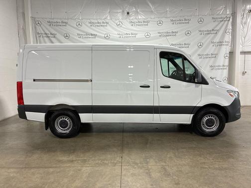 2025 Mercedes-Benz Sprinter 2500 Standard Roof