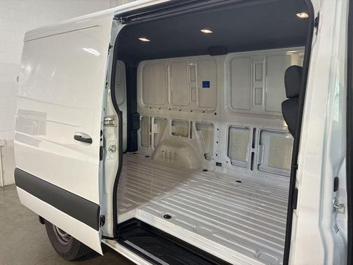 2025 Mercedes-Benz Sprinter 2500 Standard Roof