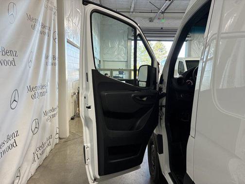 2025 Mercedes-Benz Sprinter 2500 High Roof