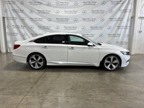 2019 Honda Accord Touring 2.0T