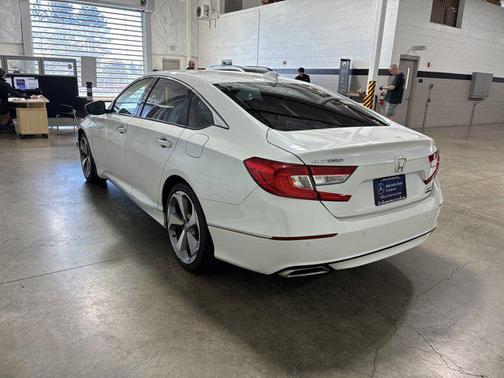 2019 Honda Accord Touring 2.0T