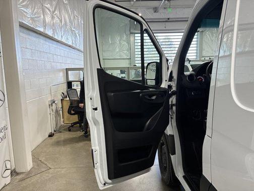 2025 Mercedes-Benz Sprinter 2500 High Roof