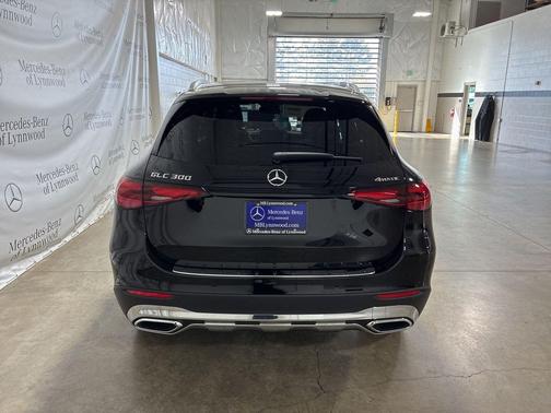 2026 Mercedes-Benz GLC 300 4MATIC