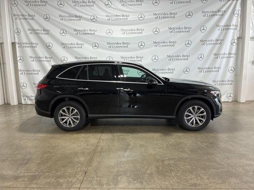 2026 Mercedes-Benz GLC 300 4MATIC