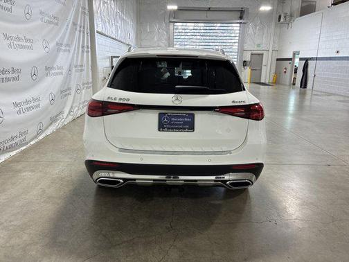 2025 Mercedes-Benz GLC 300 4MATIC