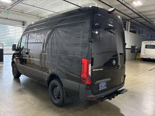 2025 Mercedes-Benz Sprinter 2500 Standard Roof