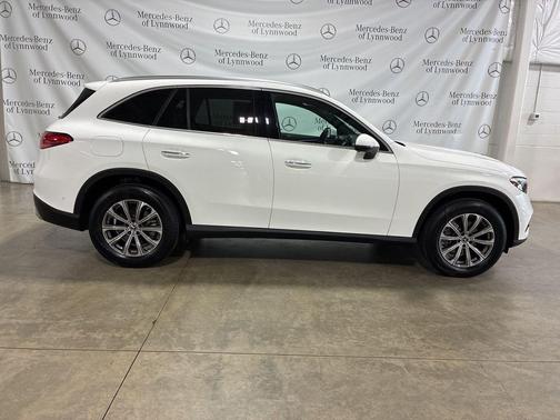 2025 Mercedes-Benz GLC 300 4MATIC