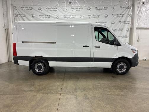 2025 Mercedes-Benz Sprinter 2500 Standard Roof