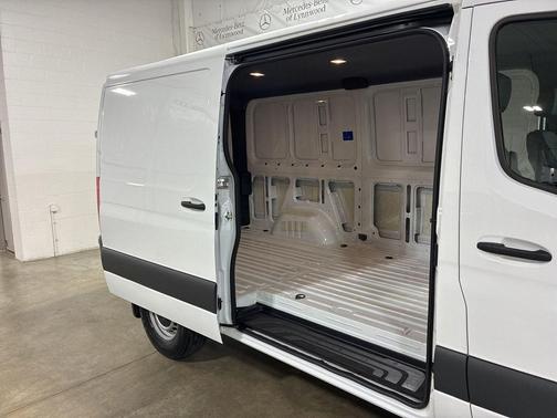 2025 Mercedes-Benz Sprinter 2500 Standard Roof