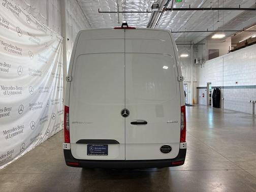 2025 Mercedes-Benz Sprinter 2500 High Roof