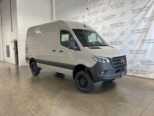 2025 Mercedes-Benz Sprinter 2500 Standard Roof