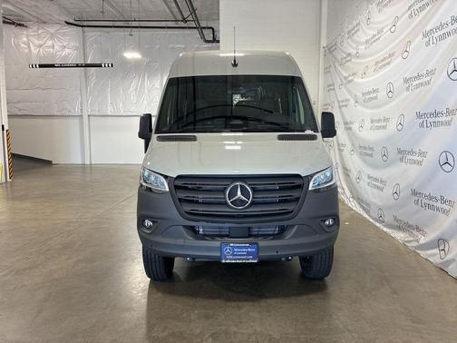 2025 Mercedes-Benz Sprinter 2500 Standard Roof