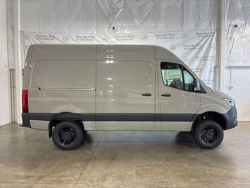2025 Mercedes-Benz Sprinter 2500 Standard Roof