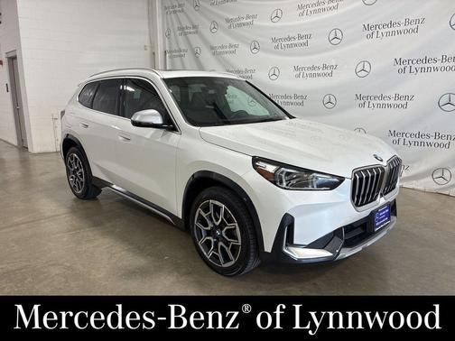 Mineral White Metallic 2023 BMW X1 xDrive28i