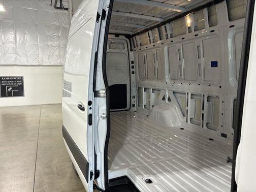 2025 Mercedes-Benz Sprinter 2500 High Roof