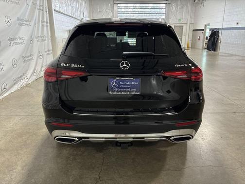 2025 Mercedes-Benz GLC 350e Base
