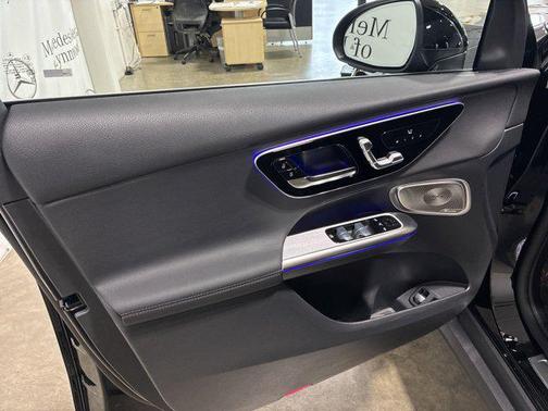 2025 Mercedes-Benz GLC 350e Base