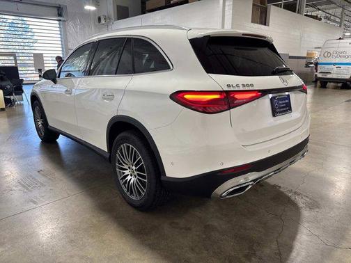 2025 Mercedes-Benz GLC 300 4MATIC