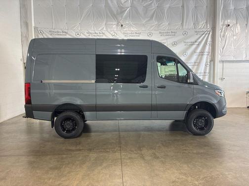 2025 Mercedes-Benz Sprinter 2500 Standard Roof