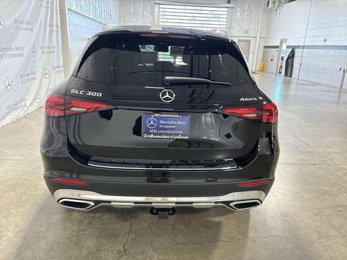 2025 Mercedes-Benz GLC 300 4MATIC