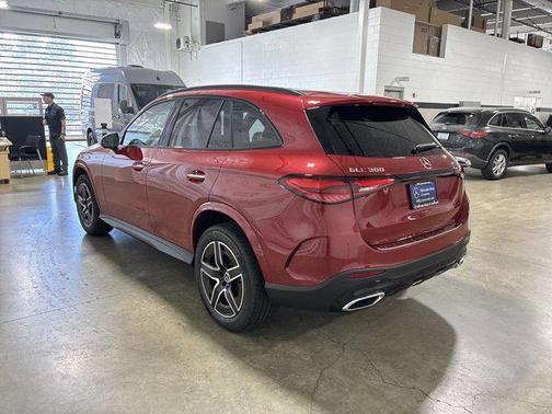 2025 Mercedes-Benz GLC 300 4MATIC
