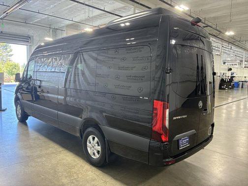 2025 Mercedes-Benz Sprinter 2500 High Roof