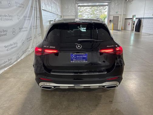2026 Mercedes-Benz GLC 300 4MATIC