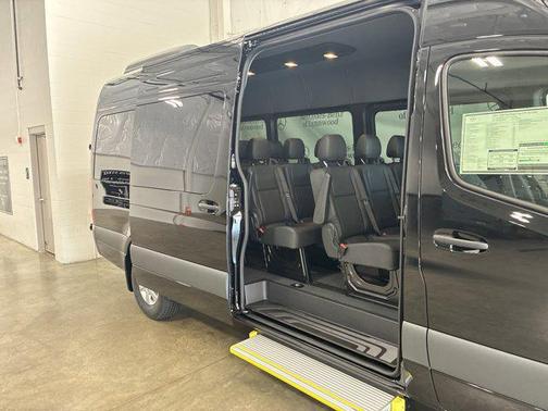 2025 Mercedes-Benz Sprinter 2500 High Roof