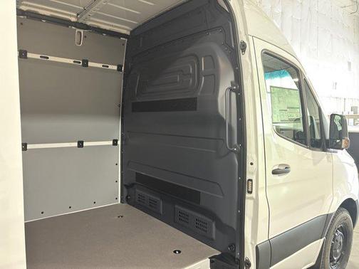 2025 Mercedes-Benz Sprinter 2500 High Roof