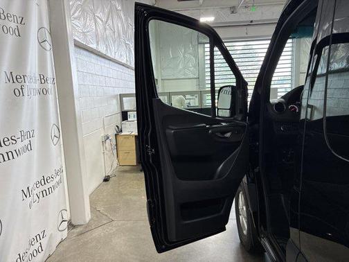 2025 Mercedes-Benz Sprinter 2500 High Roof